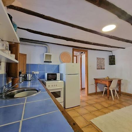 Casa Musica An Enchanting One Bed Cottage Lubrin Bagian luar foto