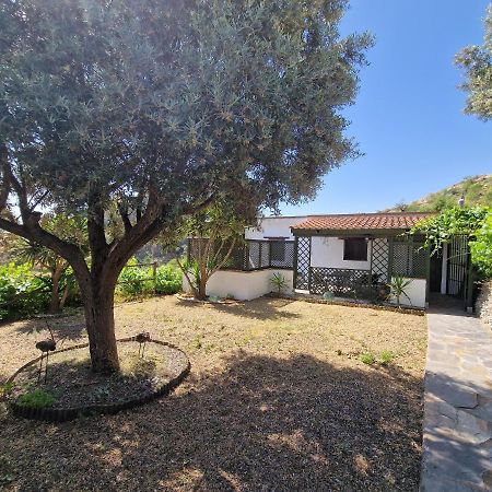 Casa Musica An Enchanting One Bed Cottage Lubrin Bagian luar foto